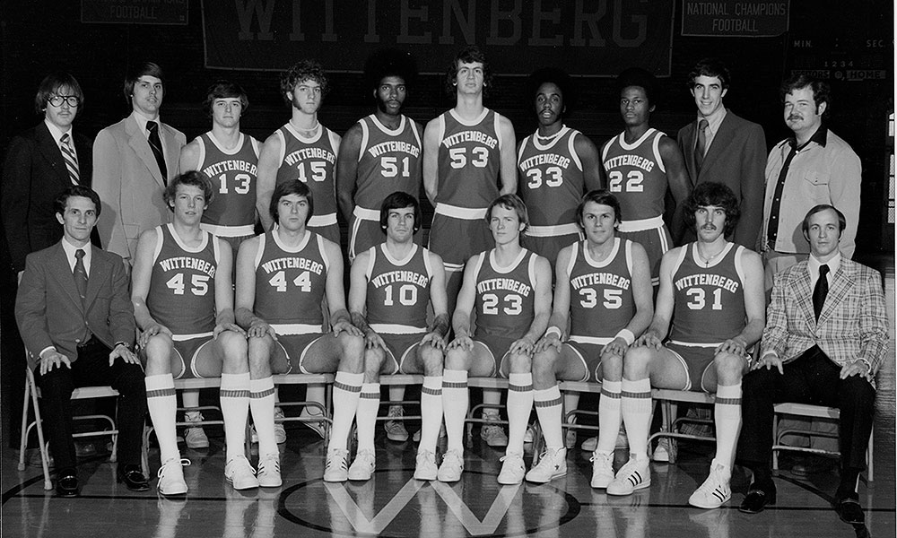 1975-76 Men's Basketball Team Photo